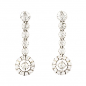 18k White Gold Diamond Drop Earrings